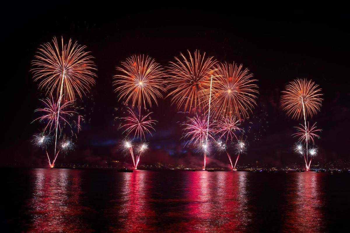 CSE Grenoble : Vivez la magie de la fête du lac d'Annecy !