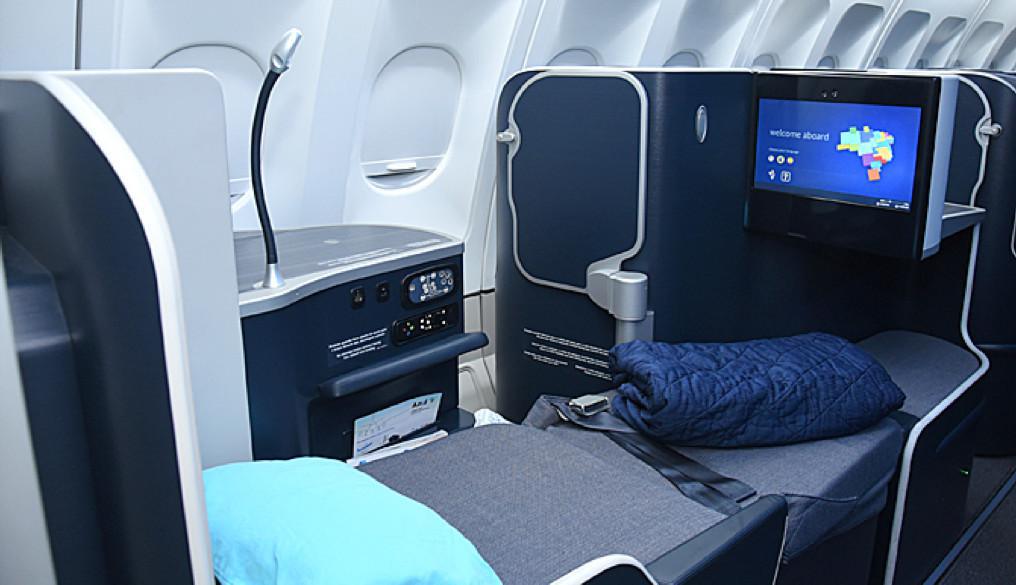 Sleep flat Azul Airlines