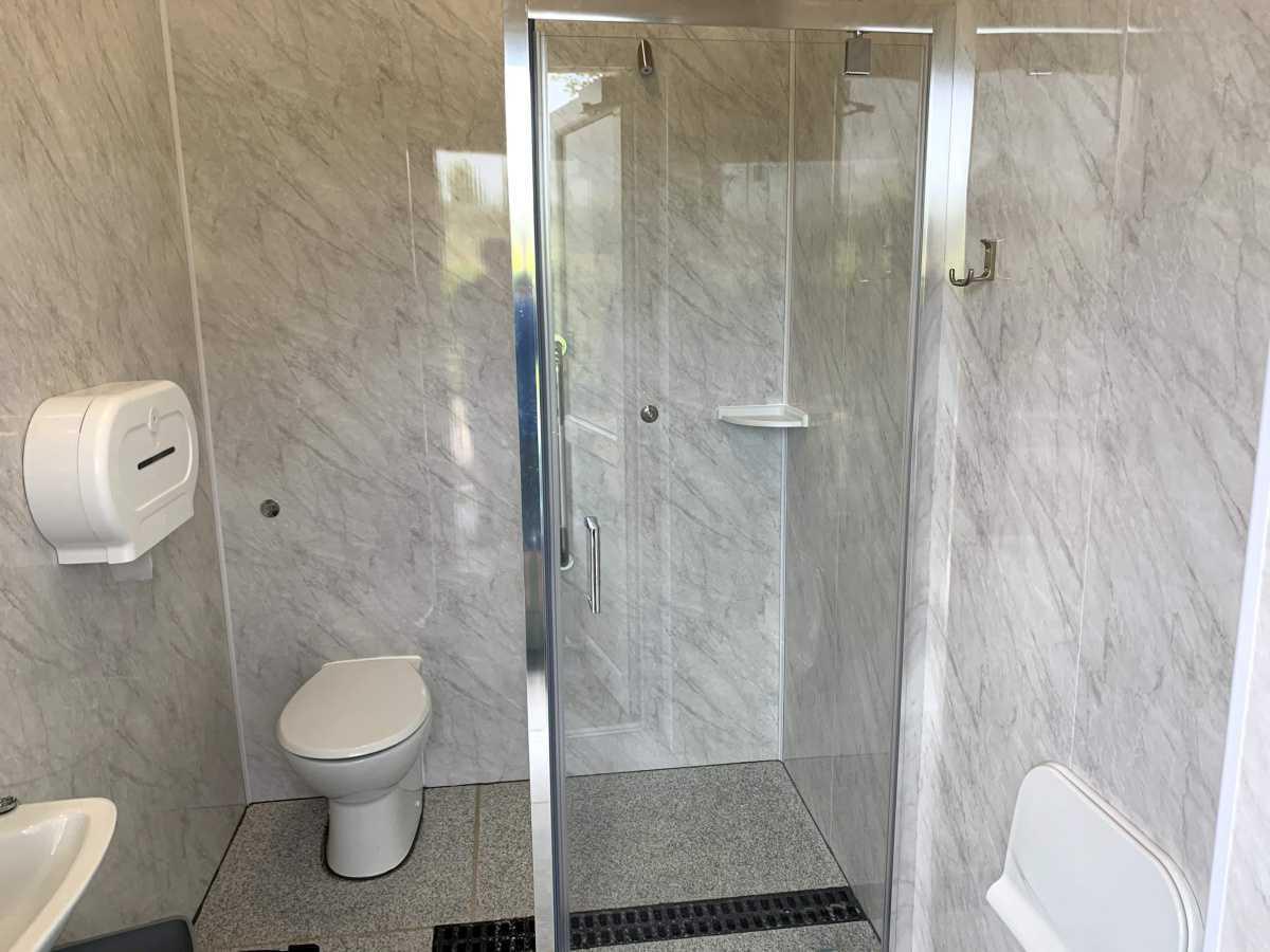 Toilet & Shower Facilities Toilet & Shower Facilities