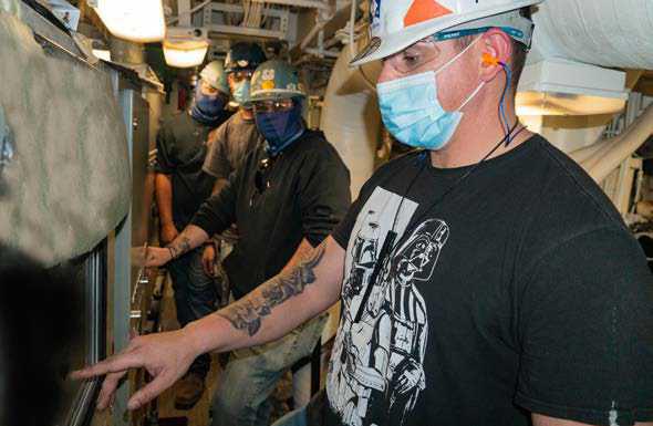 First generator started on newly christened DDG 123 First generator started on newly christened DDG 123