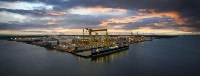 Zero In on Safety | Stay to the right when walking in the shipyard Zero In on Safety | Stay to the right when walking in the shipyard