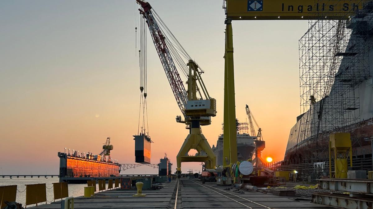 LPD 30 prepares for translation | PHOTOS LPD 30 prepares for translation | PHOTOS