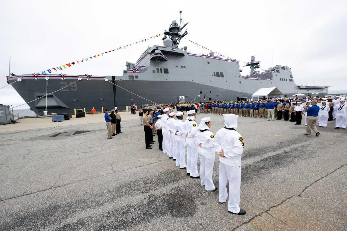 Richard M. McCool, Jr. (LPD 29) commissioned in Pensacola