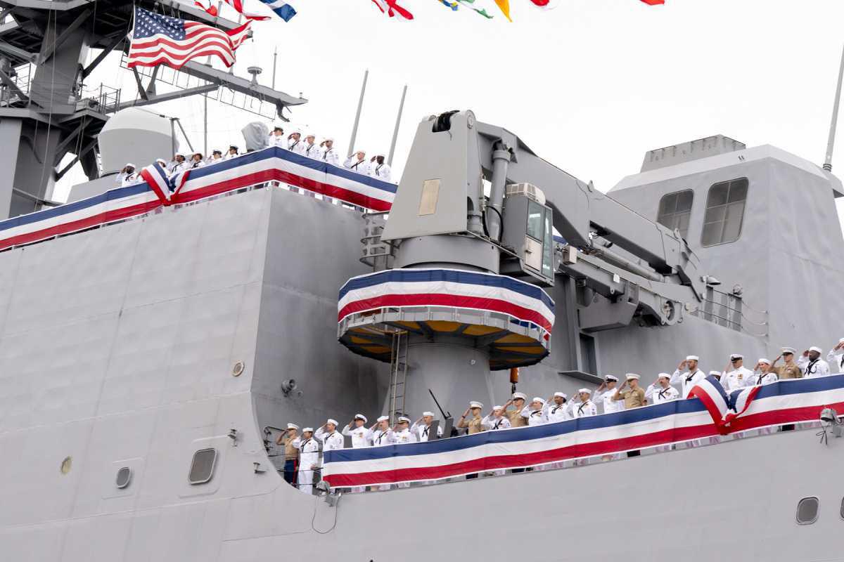 Richard M. McCool, Jr. (LPD 29) commissioned in Pensacola