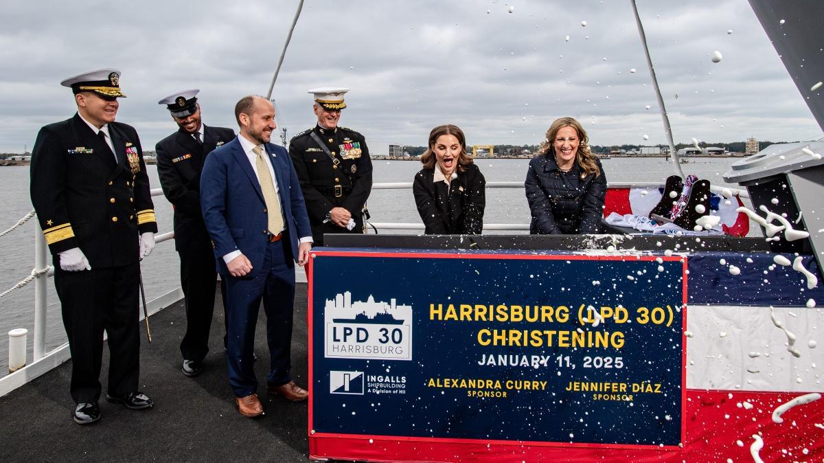 Ingalls Shipbuilding christens Harrisburg (LPD 30)