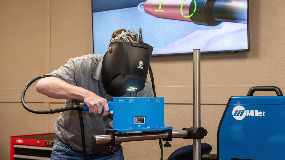 Ingalls Shipbuilding Opens New Virtual Reality Welding Lab