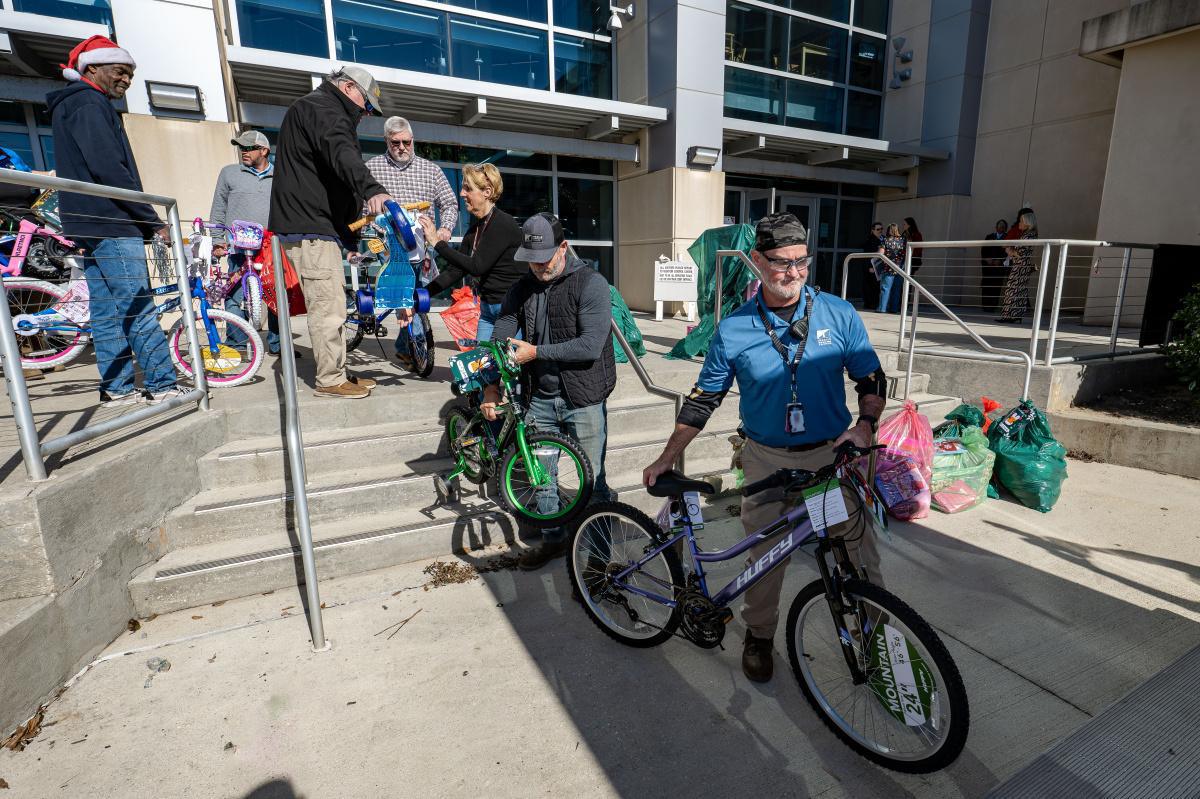 Ingalls Hosts Annual Day of Giving Event