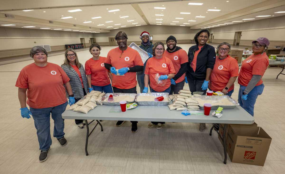 Ingalls Shipbuilders Help Pack Meals for Food Pantries Ingalls Shipbuilders Help Pack Meals for Food Pantries