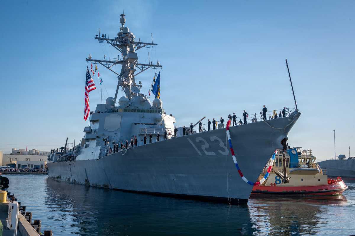 Warfighters in Action | DDG 123 returns to homeport ahead of holidays Warfighters in Action | DDG 123 returns to homeport ahead of holidays