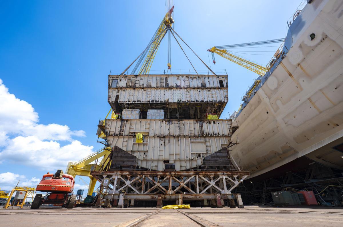 Ship Milestone | DDG 135 unit lift achieved through teamwork Ship Milestone | DDG 135 unit lift achieved through teamwork