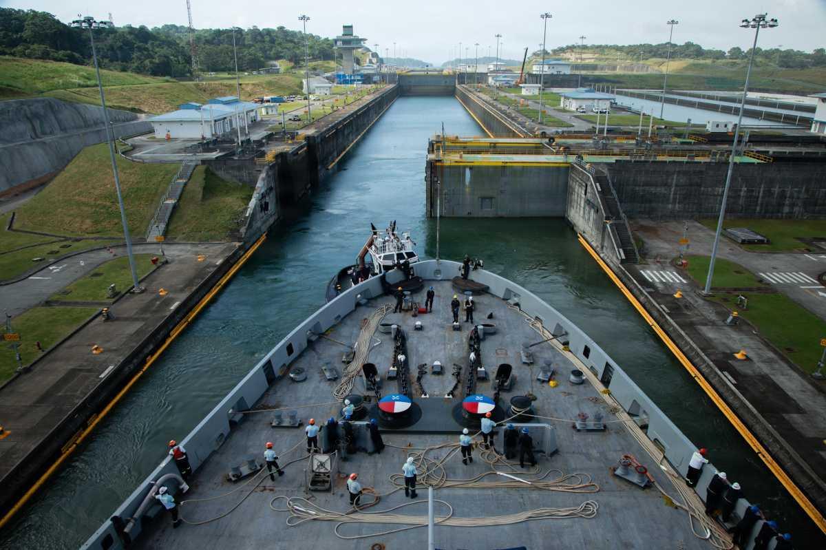Ships in Action | LPD 17 Makes Historic Panama Canal Transit 