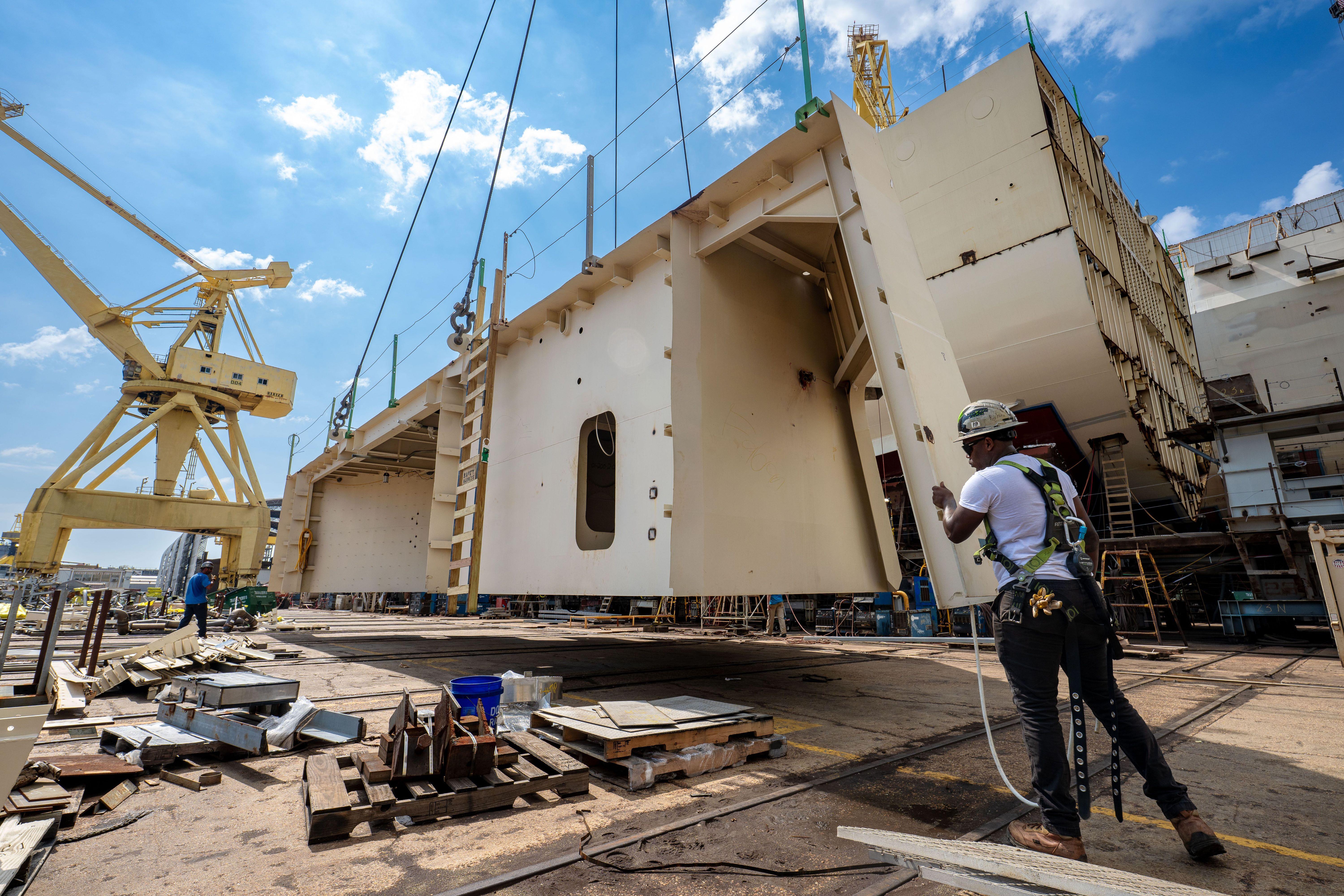 Ship milestone: Ingalls shipbuilding Erects First Grand Blocks built by distributed shipbuilding partners on DDG 135