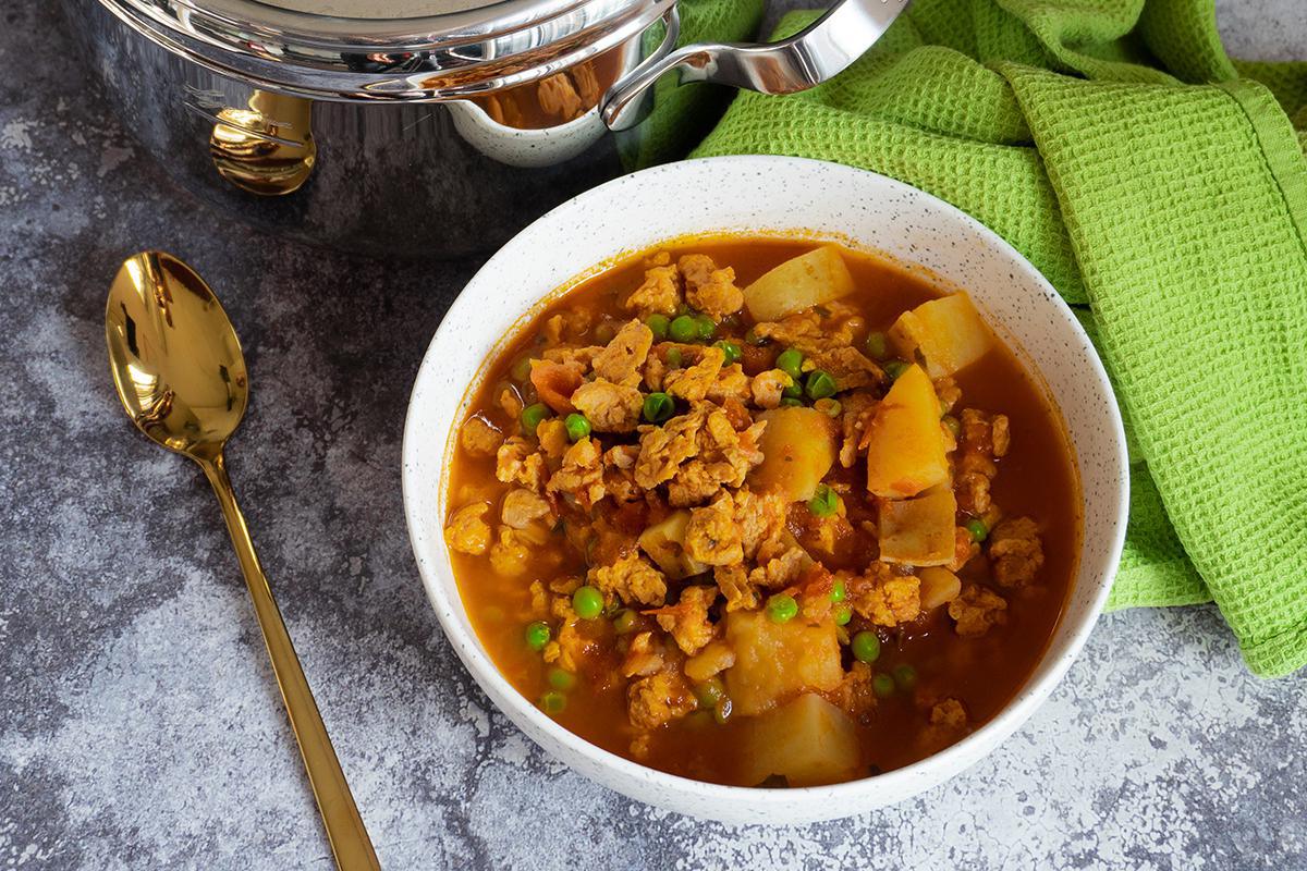 Spezzatino vegan, patate e piselli