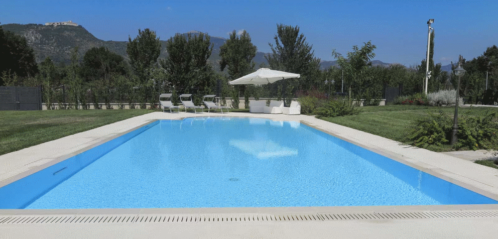 Progettazione, ristrutturazione, manutenzione ed installazione piscine Progettazione, ristrutturazione, manutenzione ed installazione piscine