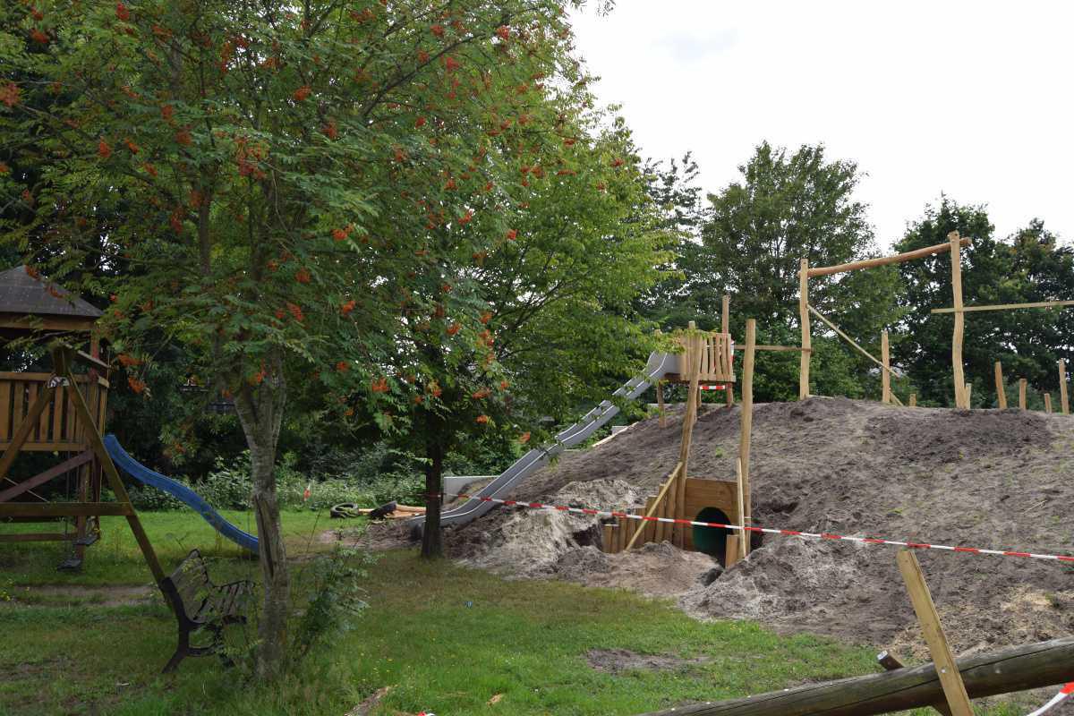 Neuer Spielplatz für das Baugebiet „Am Vogelpoel“ in Niederlangen Neuer Spielplatz für das Baugebiet „Am Vogelpoel“ in Niederlangen