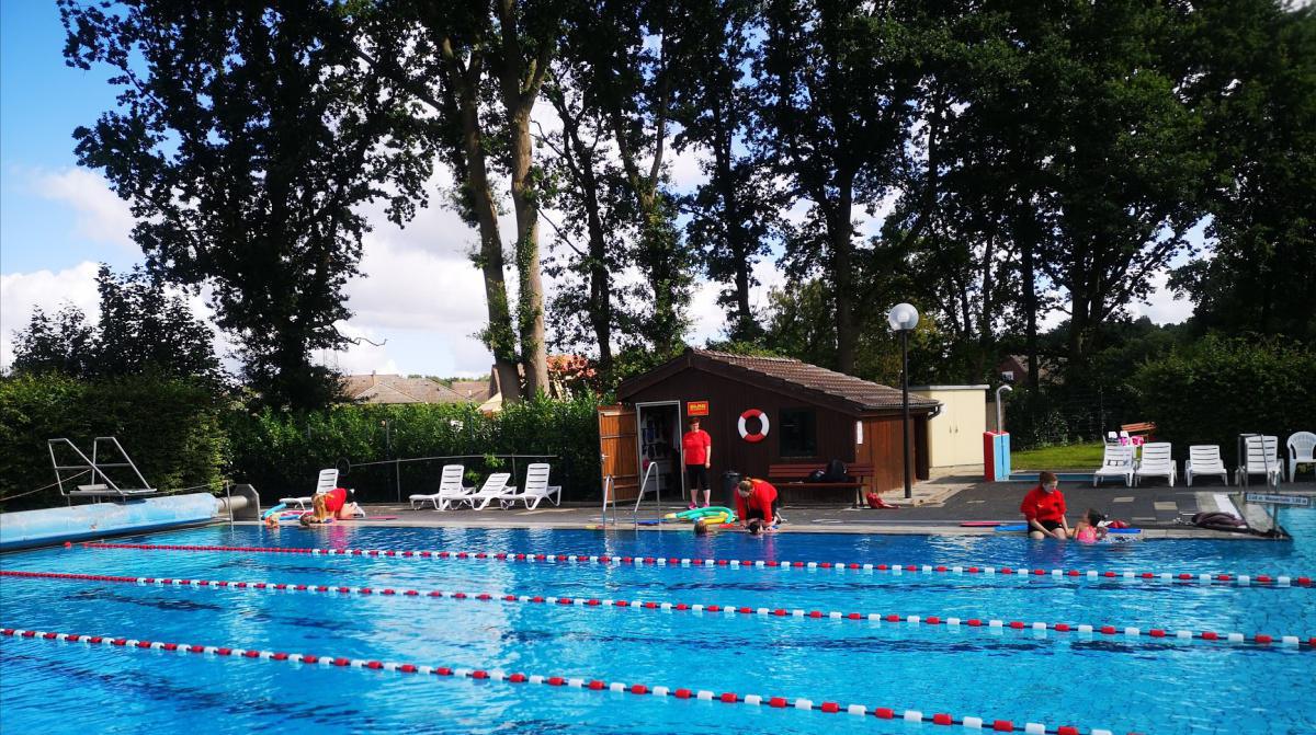 Schwimmtraining der DLRG Lathen einmal anders Schwimmtraining der DLRG Lathen einmal anders