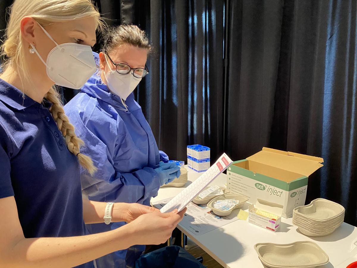 Große Impfaktion beim Pflegedienst „Hand in Hand“ Große Impfaktion beim Pflegedienst „Hand in Hand“