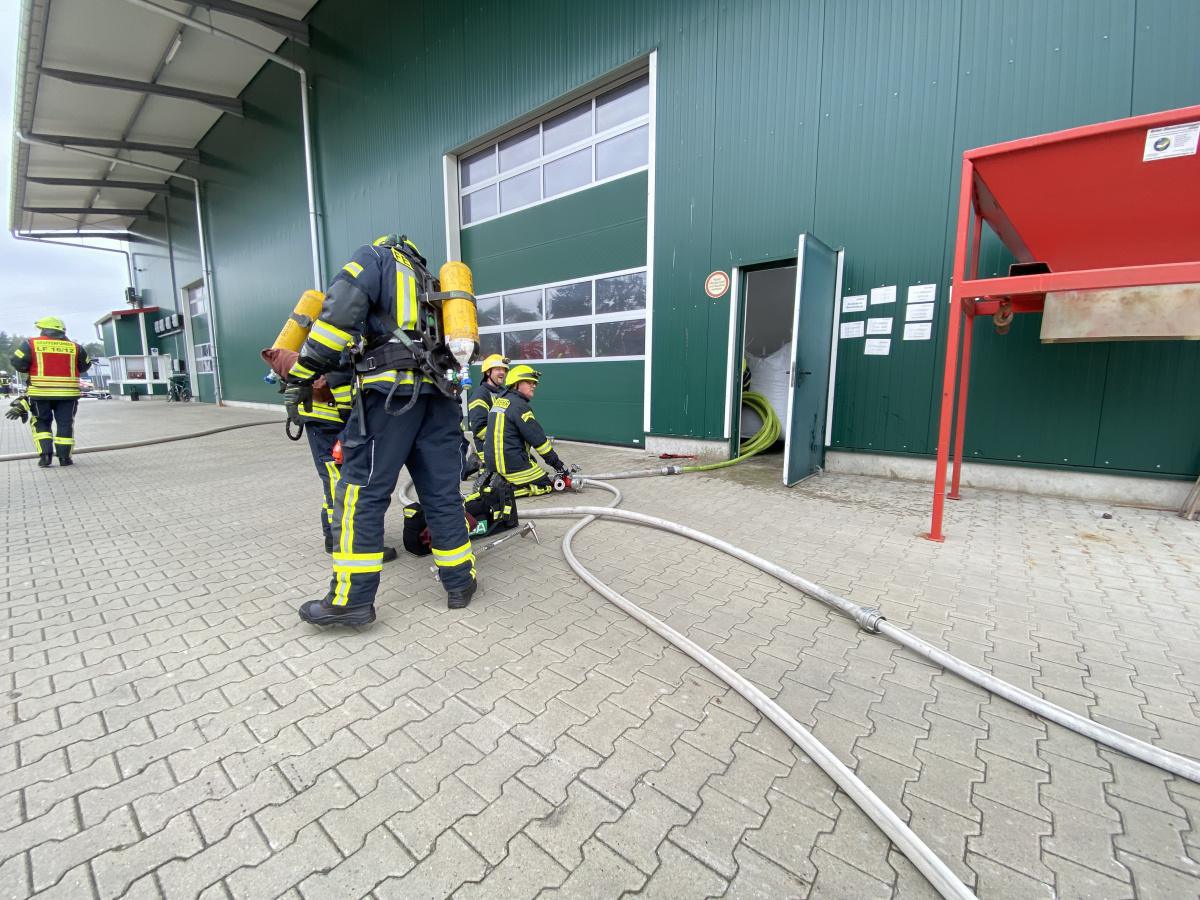 Samtgemeindeübung der Ortsfeuerwehren Lathen und Sustrum Samtgemeindeübung der Ortsfeuerwehren Lathen und Sustrum