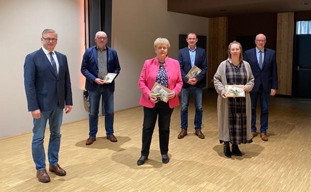 Ehrungen und Verabschiedungen von Ratsmitgliedern in der Gemeinde Lathen Ehrungen und Verabschiedungen von Ratsmitgliedern in der Gemeinde Lathen