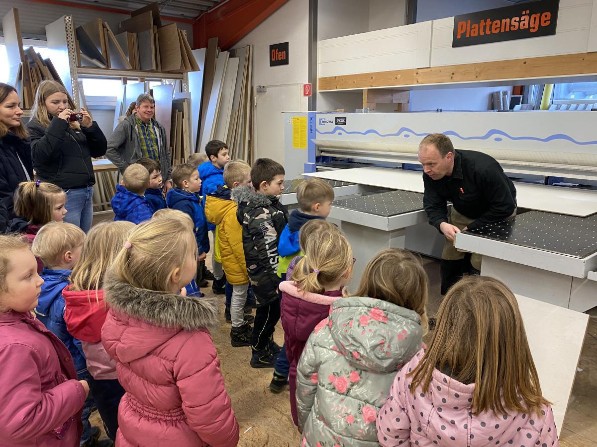 Großer Besuch in Tischlerei in Niederlangen
