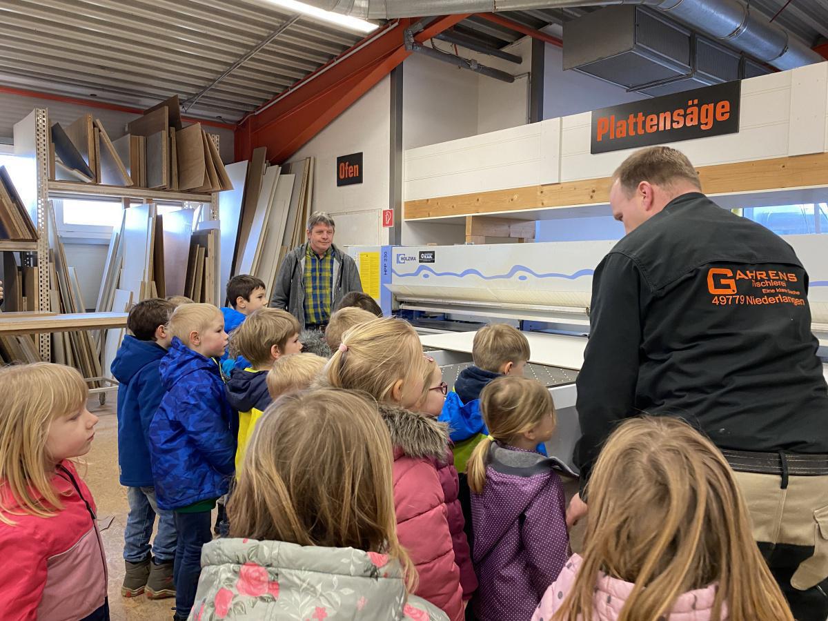 Großer Besuch in Tischlerei in Niederlangen