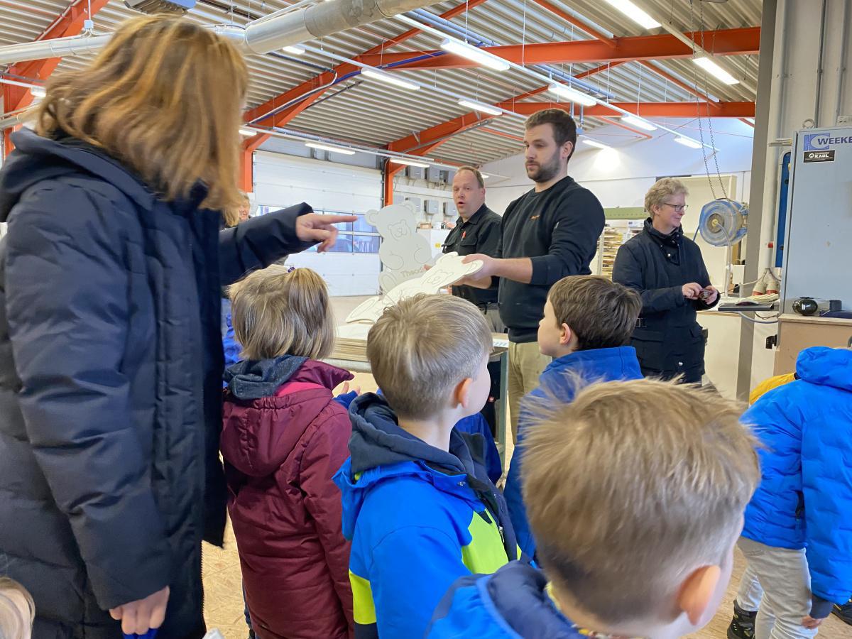 Großer Besuch in Tischlerei in Niederlangen