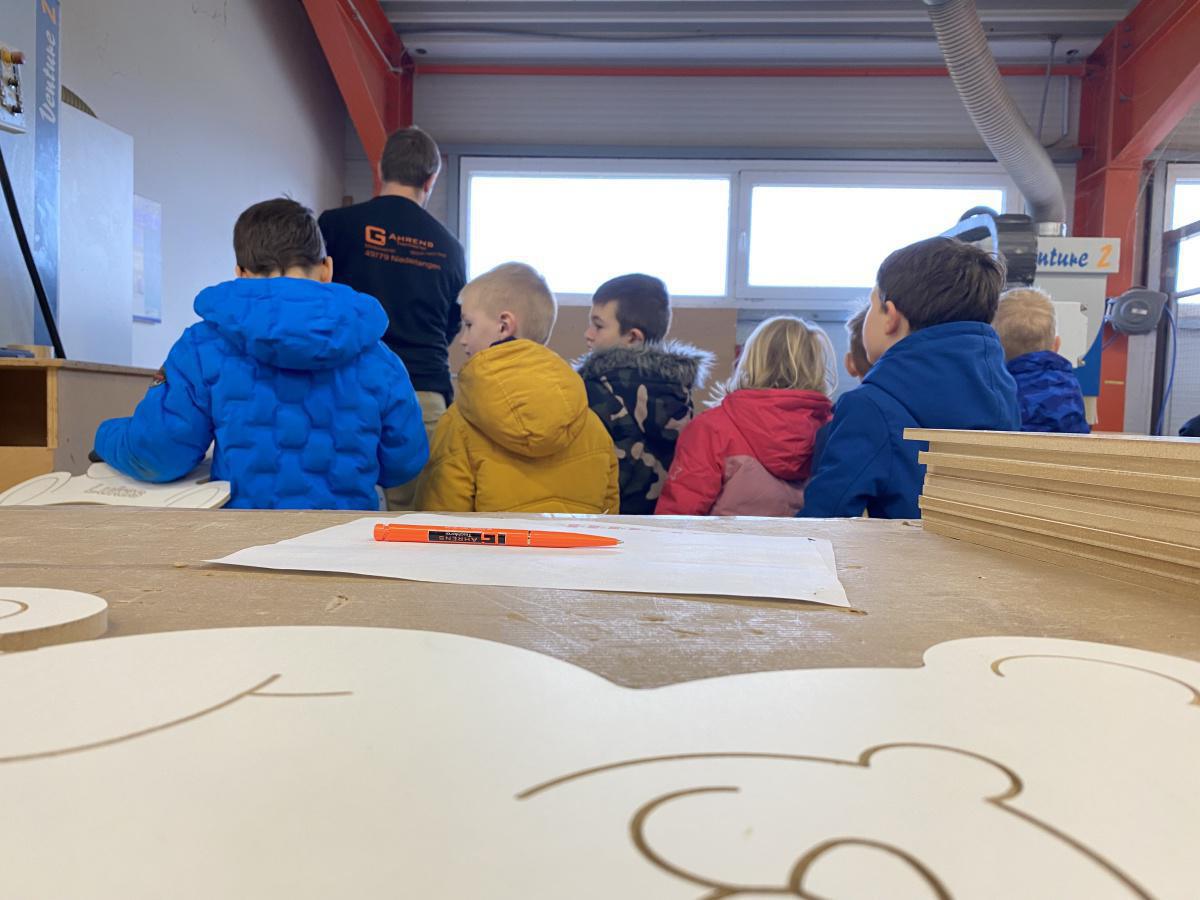 Großer Besuch in Tischlerei in Niederlangen