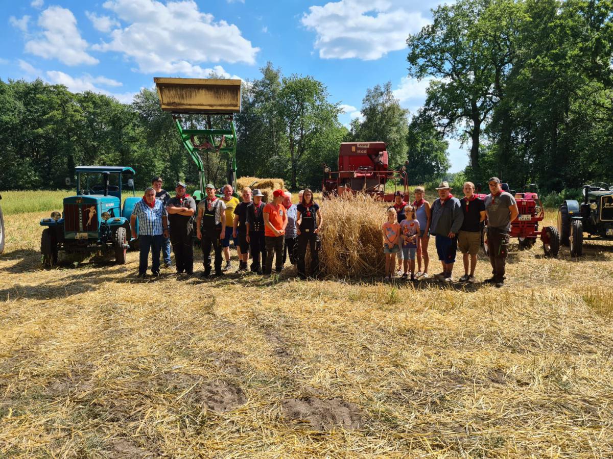 Historische Ernte auf dem Mühljanshof Historische Ernte auf dem Mühljanshof