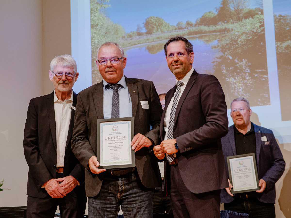 Preisverleihung der Bingo-Umweltstiftung geht an die Gemeinde Oberlangen Preisverleihung der Bingo-Umweltstiftung geht an die Gemeinde Oberlangen