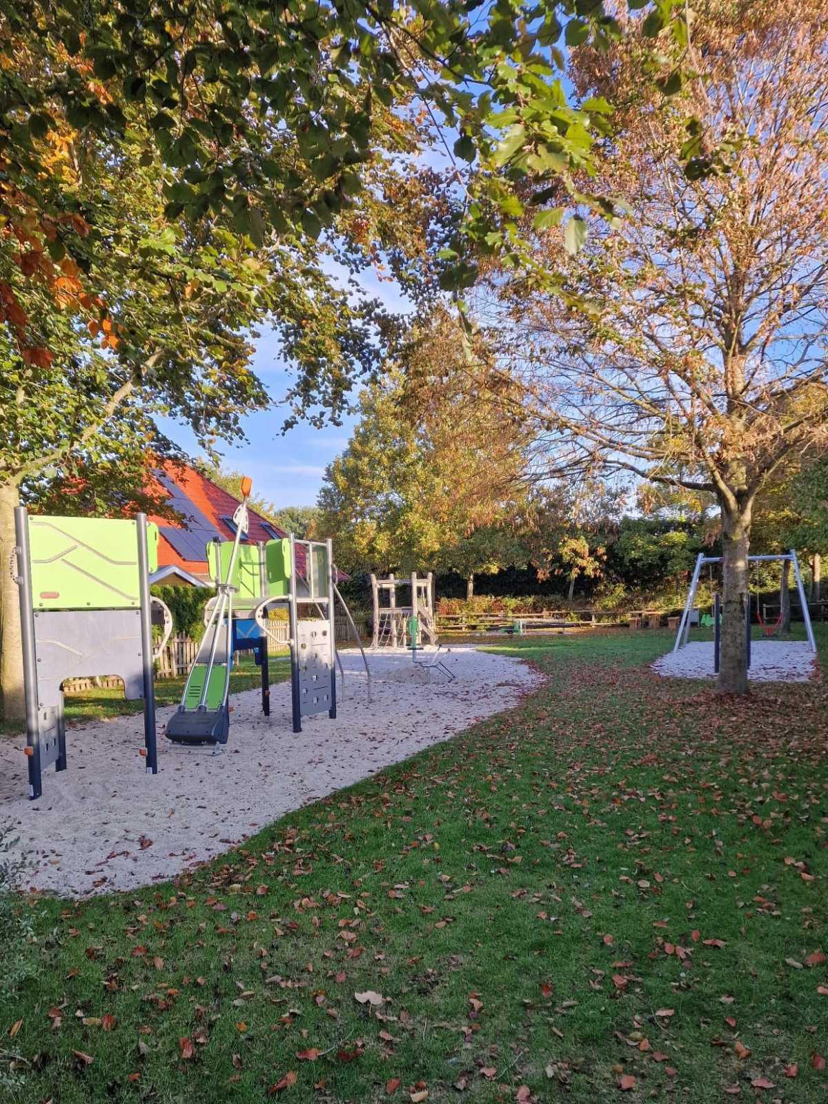 Eröffnung des Spielplatzes in der Kanalstraße Eröffnung des Spielplatzes in der Kanalstraße