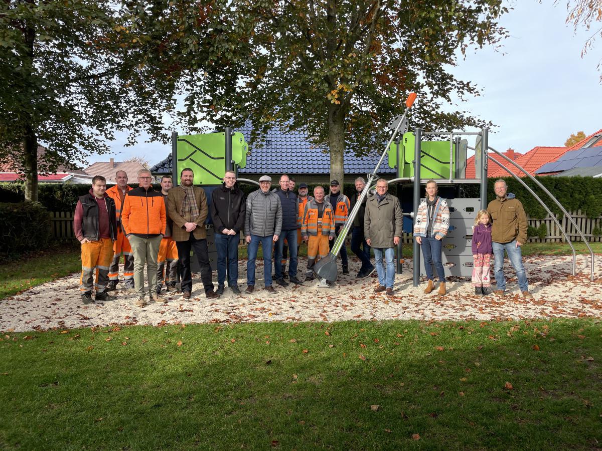 Eröffnung des Spielplatzes in der Kanalstraße Eröffnung des Spielplatzes in der Kanalstraße