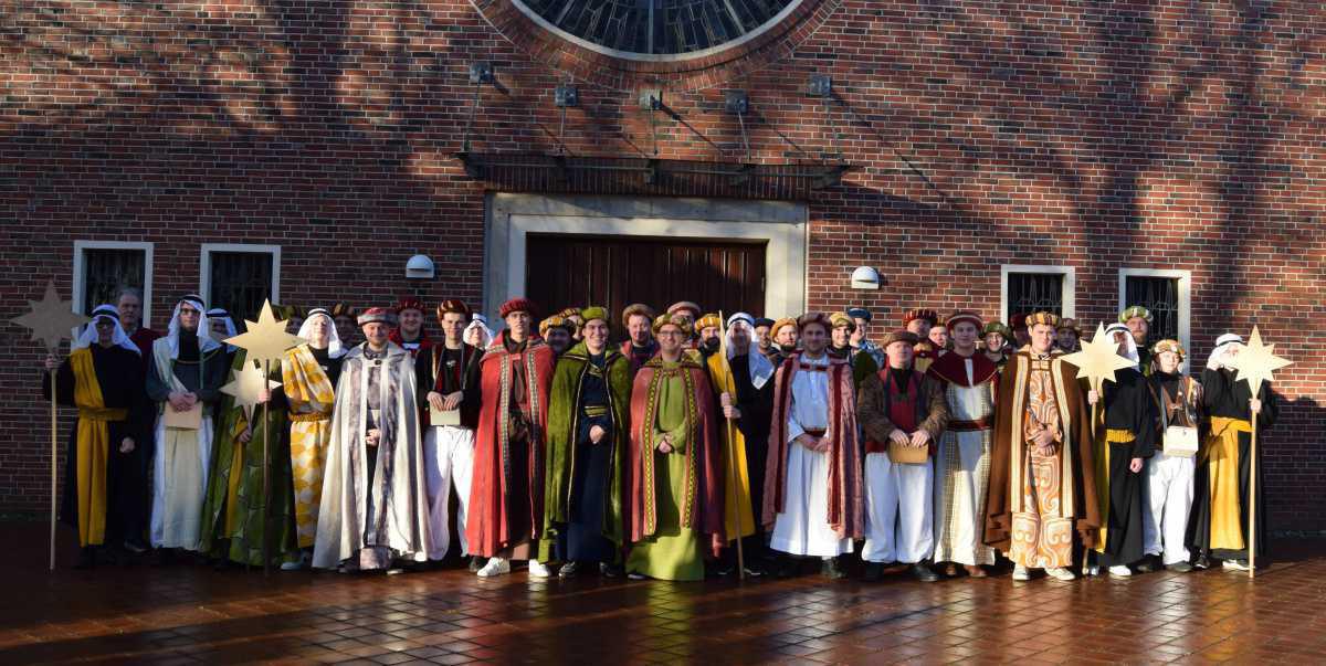 Ober-/Niederlangen: Sternsinger unterwegs Ober-/Niederlangen: Sternsinger unterwegs