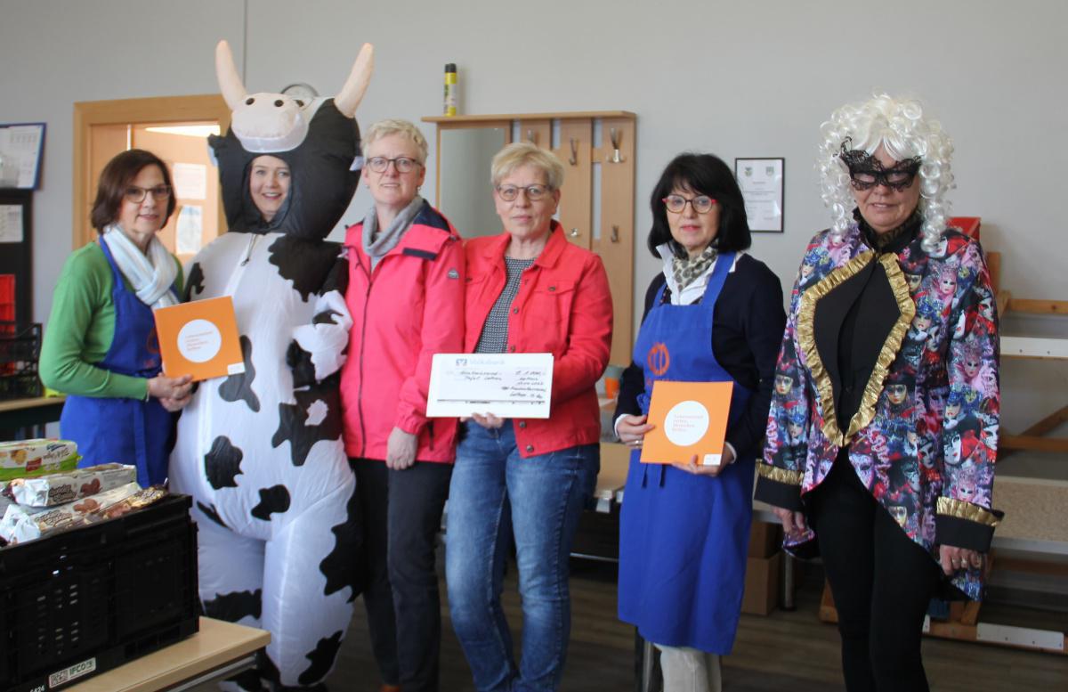 Spende über 1.000,00 € an die Tafel Lathen überreicht Spende über 1.000,00 € an die Tafel Lathen überreicht