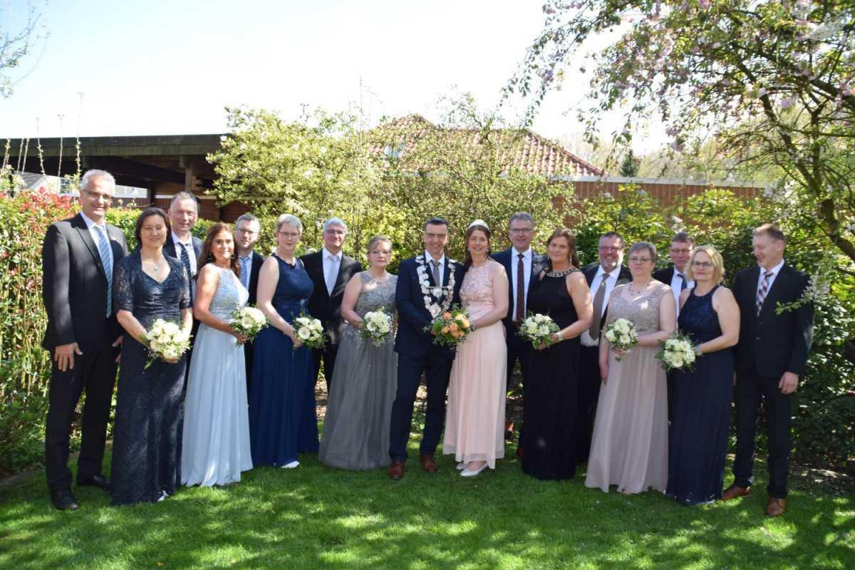 Neulangen: Renate und Rolf Janßen sind das neue Königspaar Neulangen: Renate und Rolf Janßen sind das neue Königspaar