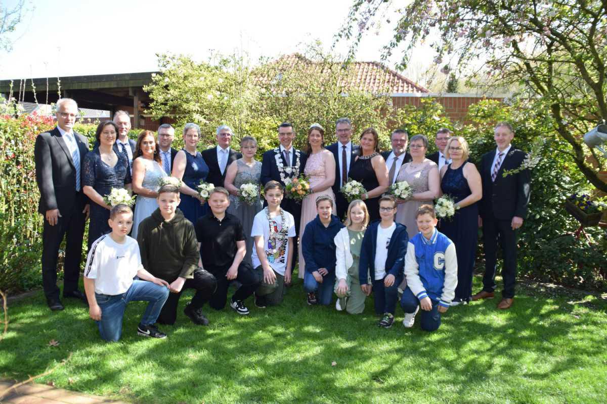 Neulangen: Renate und Rolf Janßen sind das neue Königspaar Neulangen: Renate und Rolf Janßen sind das neue Königspaar