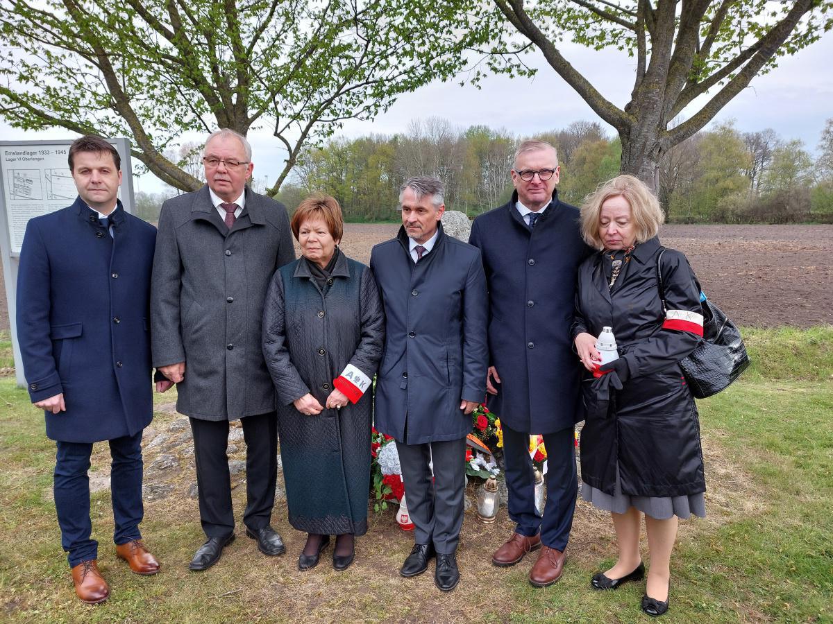 Vor 78 Jahren wurde das Kriegsgefangenenlager in Oberlangen von der 1. Polnischen Panzerdivision befreit Vor 78 Jahren wurde das Kriegsgefangenenlager in Oberlangen von der 1. Polnischen Panzerdivision befreit