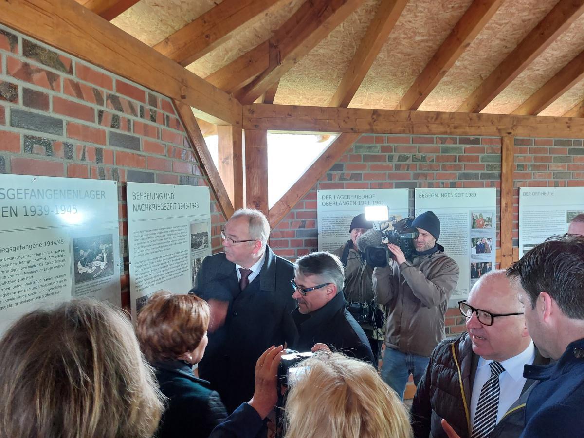 Vor 78 Jahren wurde das Kriegsgefangenenlager in Oberlangen von der 1. Polnischen Panzerdivision befreit Vor 78 Jahren wurde das Kriegsgefangenenlager in Oberlangen von der 1. Polnischen Panzerdivision befreit