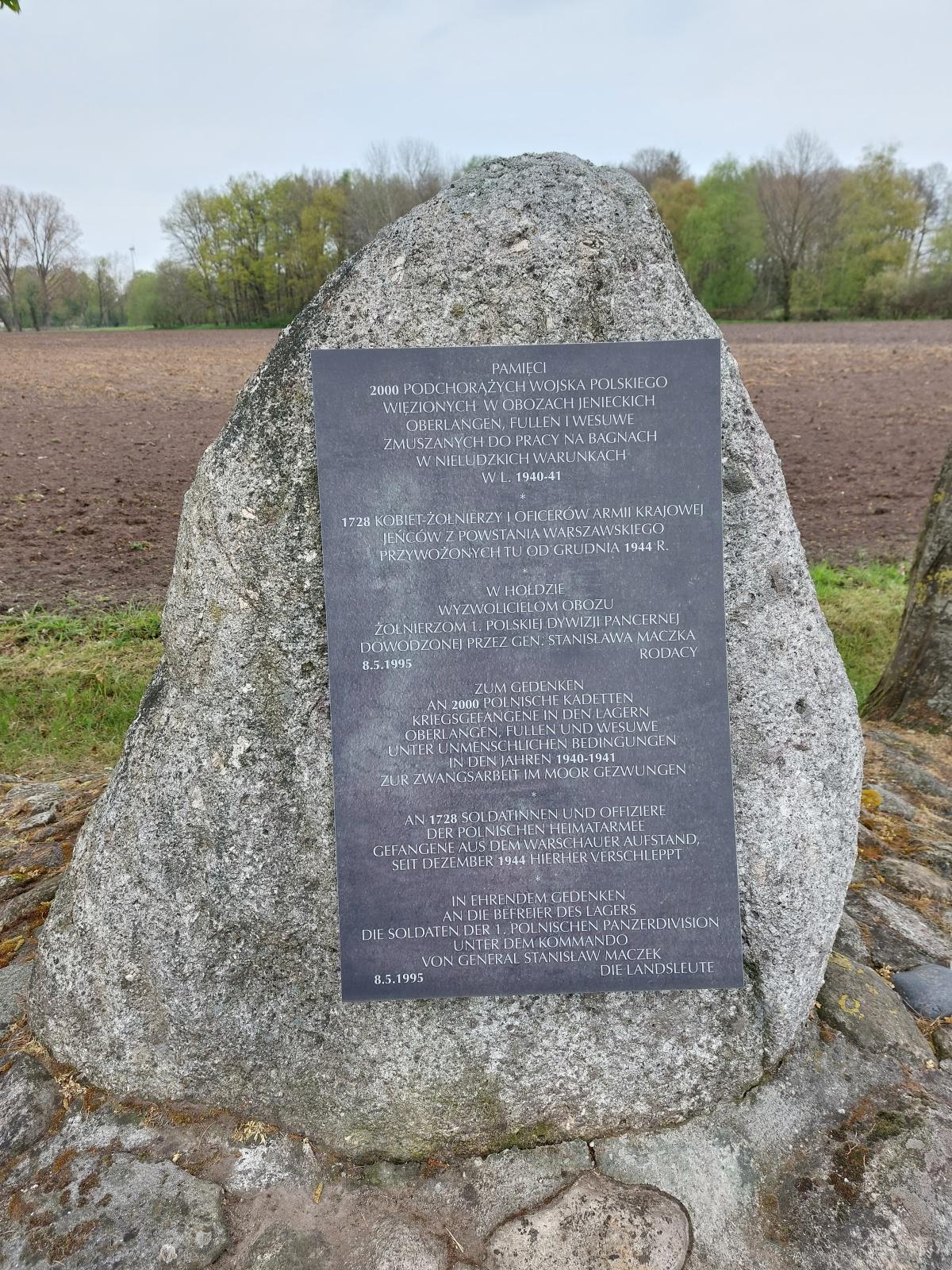 Vor 78 Jahren wurde das Kriegsgefangenenlager in Oberlangen von der 1. Polnischen Panzerdivision befreit Vor 78 Jahren wurde das Kriegsgefangenenlager in Oberlangen von der 1. Polnischen Panzerdivision befreit