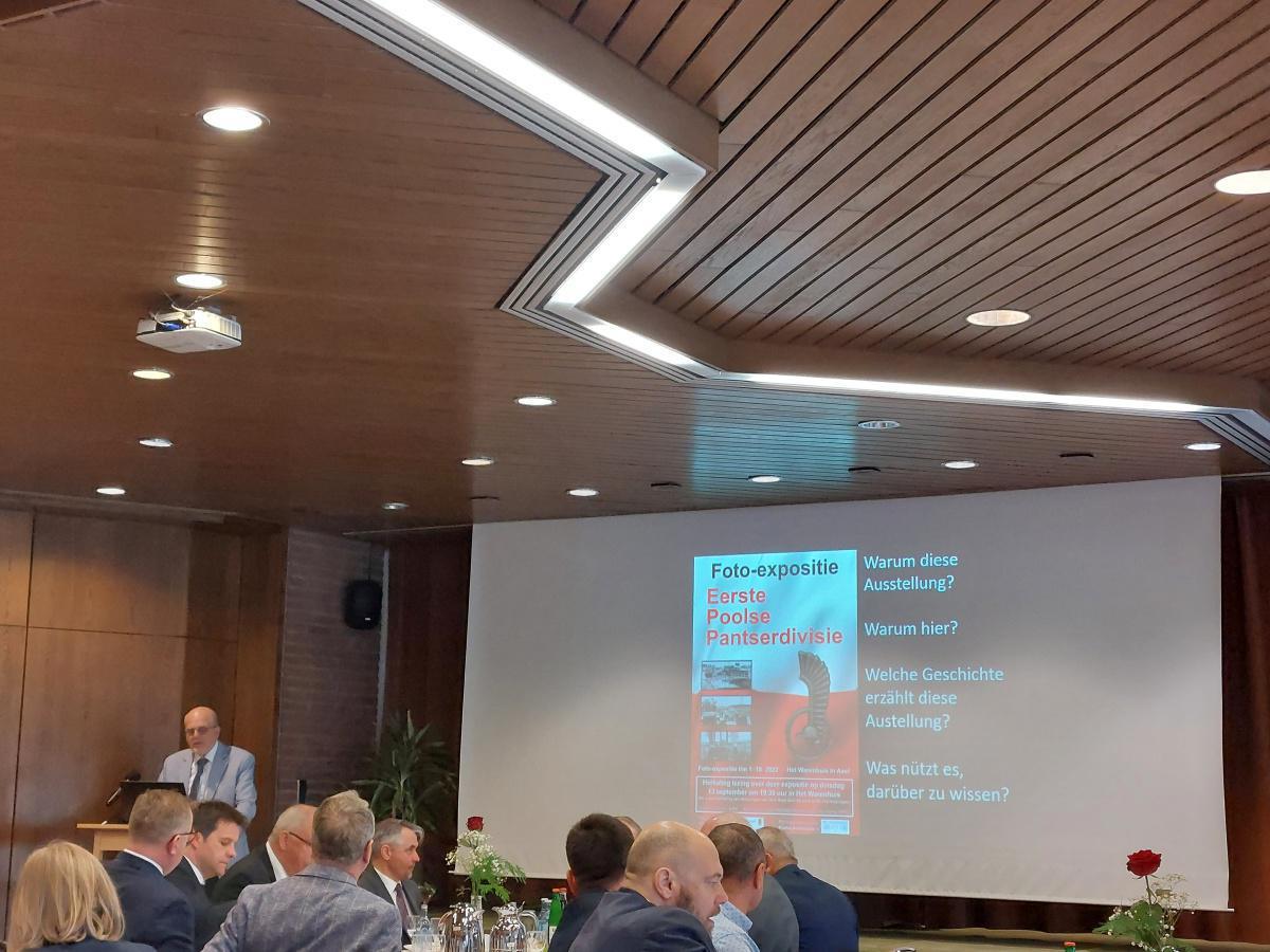 Vor 78 Jahren wurde das Kriegsgefangenenlager in Oberlangen von der 1. Polnischen Panzerdivision befreit Vor 78 Jahren wurde das Kriegsgefangenenlager in Oberlangen von der 1. Polnischen Panzerdivision befreit