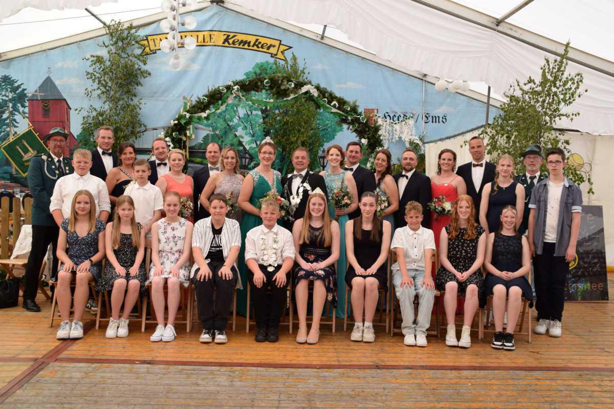 Schützenkönigspaar in Lathen: Sarah und Oliver Gartner Schützenkönigspaar in Lathen: Sarah und Oliver Gartner