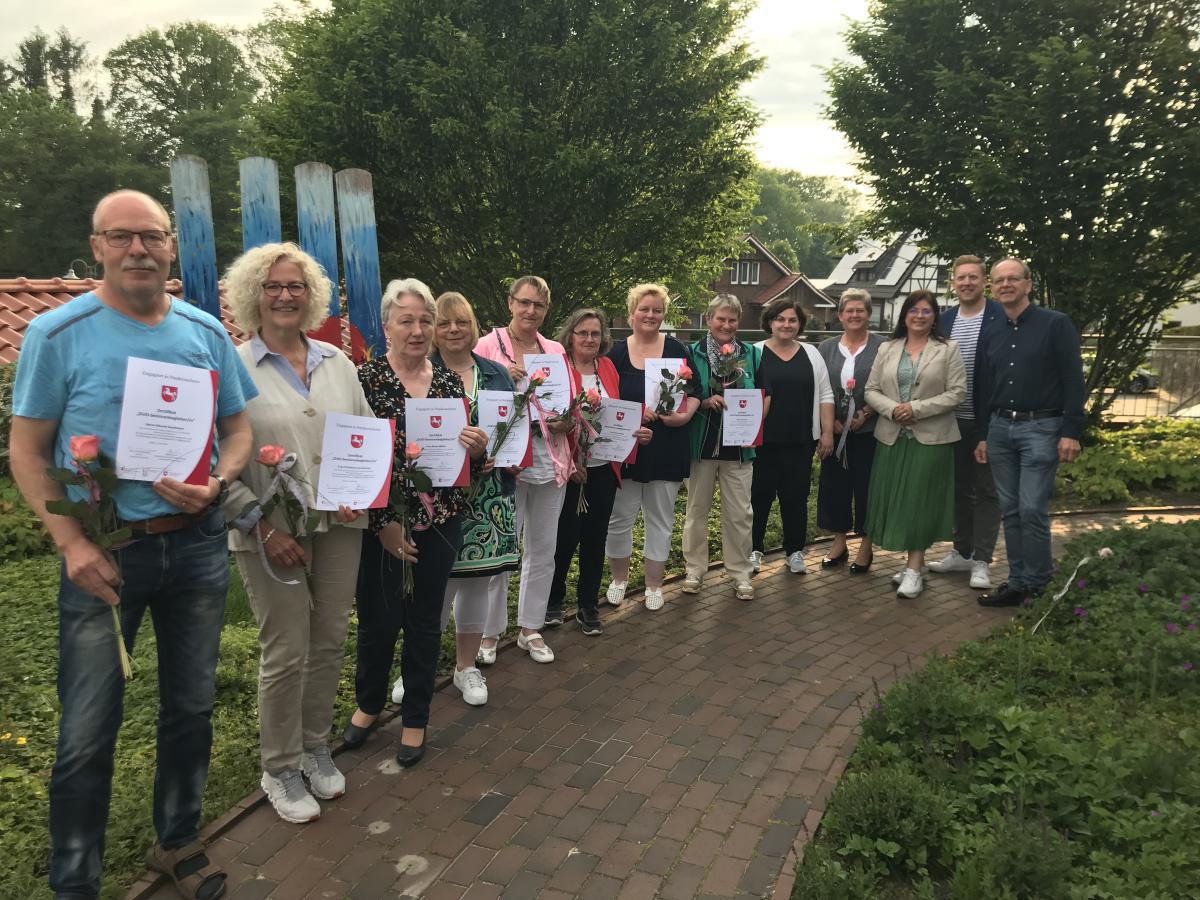 DUO-Seniorenbegleiter: Alltagsunterstützung für Ältere DUO-Seniorenbegleiter: Alltagsunterstützung für Ältere