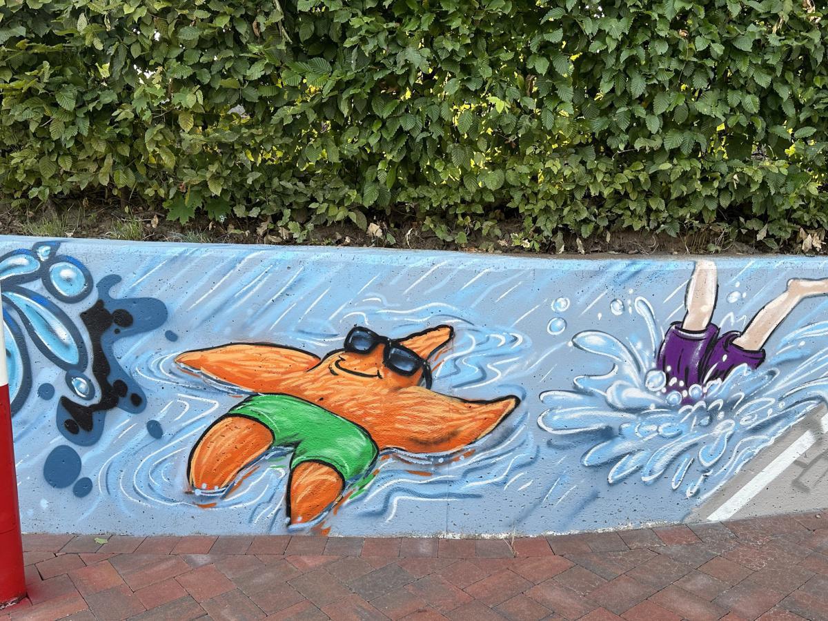 Kinder und Jugendliche gestalten Fassade Kinder und Jugendliche gestalten Fassade