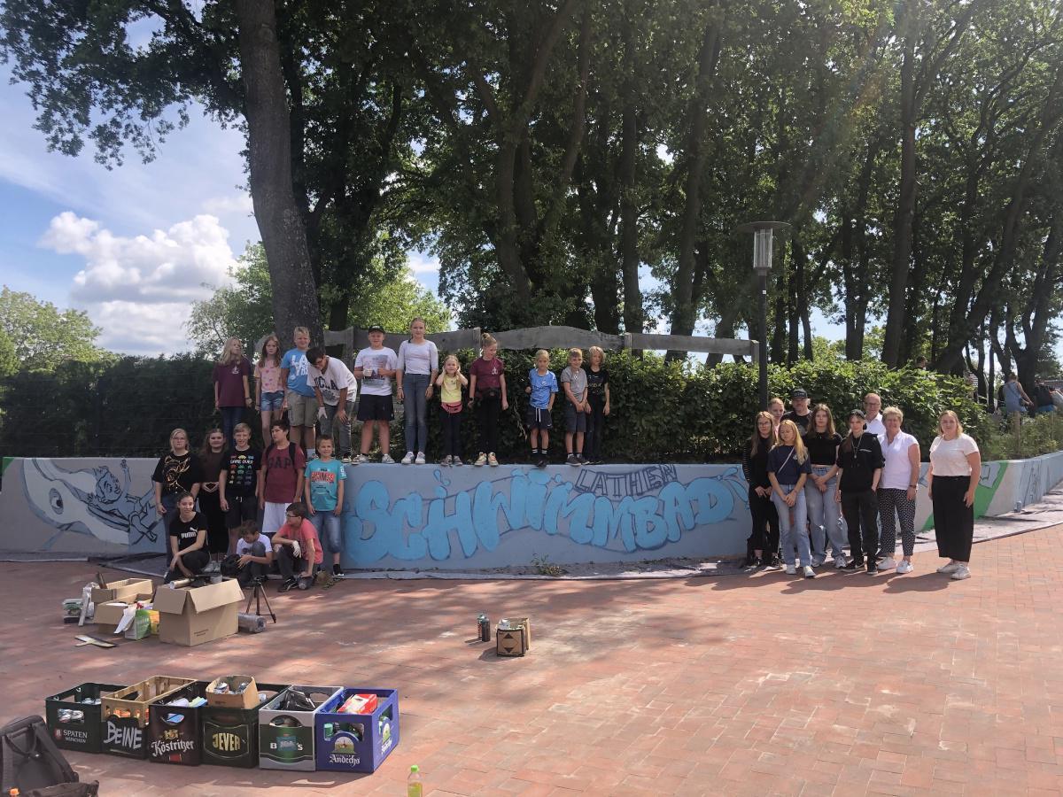 Kinder und Jugendliche gestalten Fassade Kinder und Jugendliche gestalten Fassade