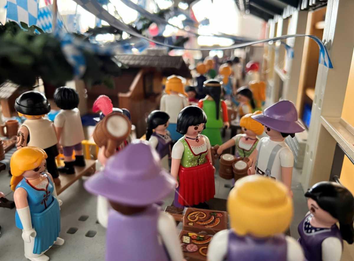 Rechtzeitig zum Wiesn-Start - Miniwelten Lathen zeigen weiß-blaues Volksfest im Kleinformat ganz groß Rechtzeitig zum Wiesn-Start - Miniwelten Lathen zeigen weiß-blaues Volksfest im Kleinformat ganz groß