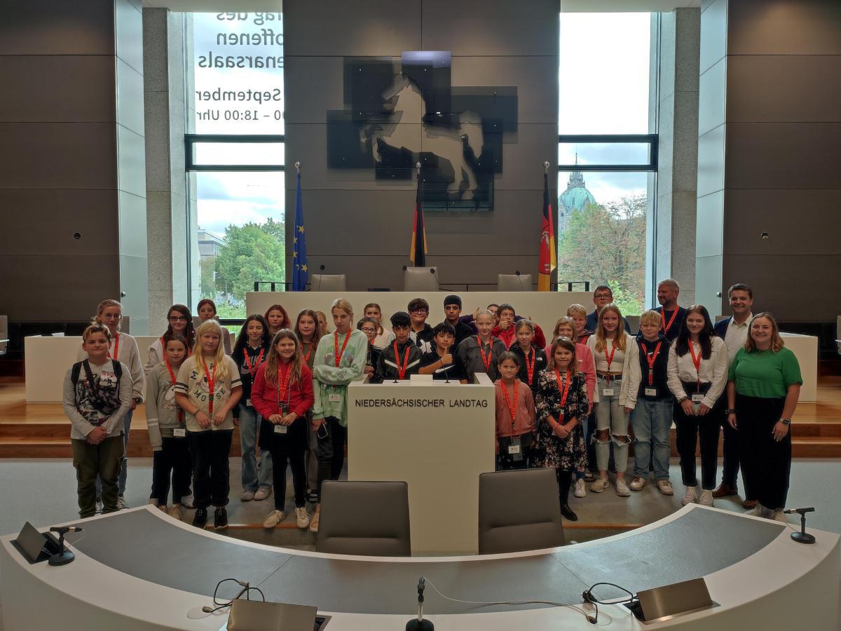 Lathener Zukunftsausschuss zu Besuch im niedersächsischen Landtag 