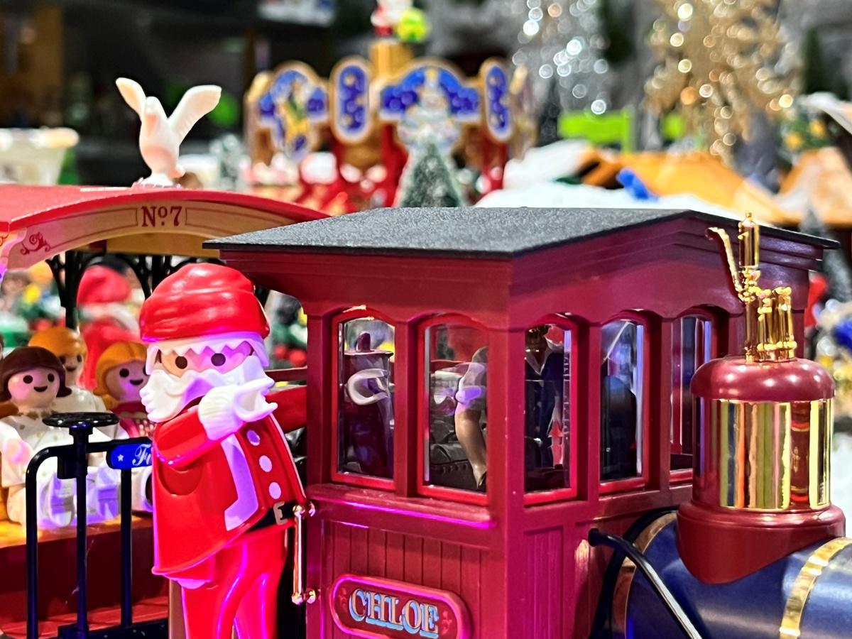 Faszinierende winterliche Themenwelt: In den Miniwelten Lathen steuert der Nikolaus die Bahn Faszinierende winterliche Themenwelt: In den Miniwelten Lathen steuert der Nikolaus die Bahn