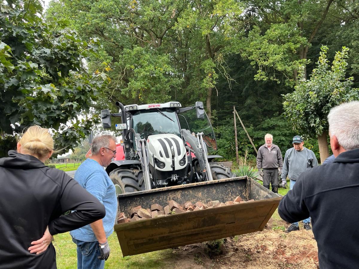 1. Maßnahme Dorfentwicklung LOSN in Oberlangen gestartet 1. Maßnahme Dorfentwicklung LOSN in Oberlangen gestartet