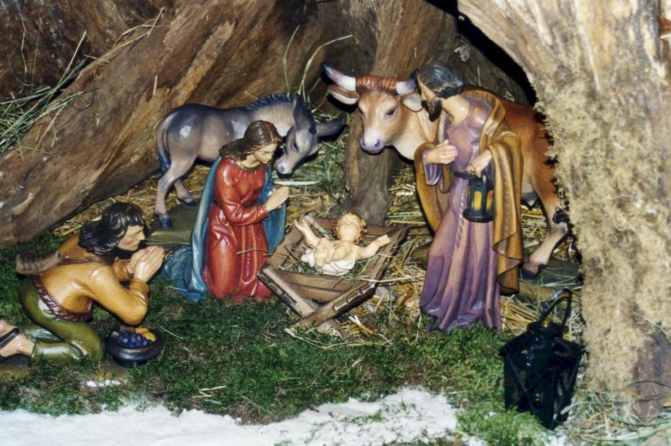 Krippenaufbau in der St. Laurentius-Kirche Ober-/Niederlangen Krippenaufbau in der St. Laurentius-Kirche Ober-/Niederlangen