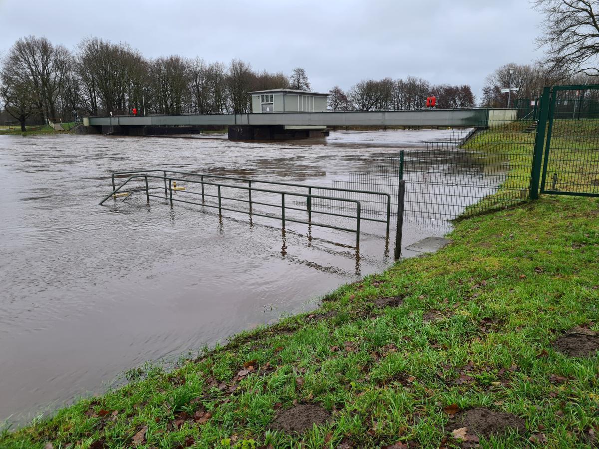 Emspegel steigt - Ausgleichsbauwerk wird nach 15 Jahren geöffnet Emspegel steigt - Ausgleichsbauwerk wird nach 15 Jahren geöffnet