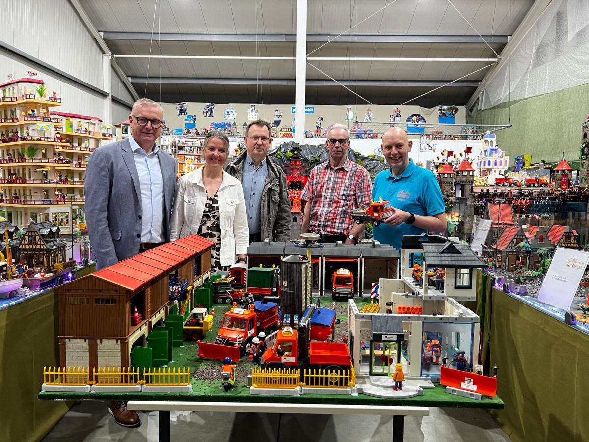 Straßenmeisterei Papenburg jetzt in den miniWelten - Film von der Ems-Vechte-Welle Straßenmeisterei Papenburg jetzt in den miniWelten - Film von der Ems-Vechte-Welle